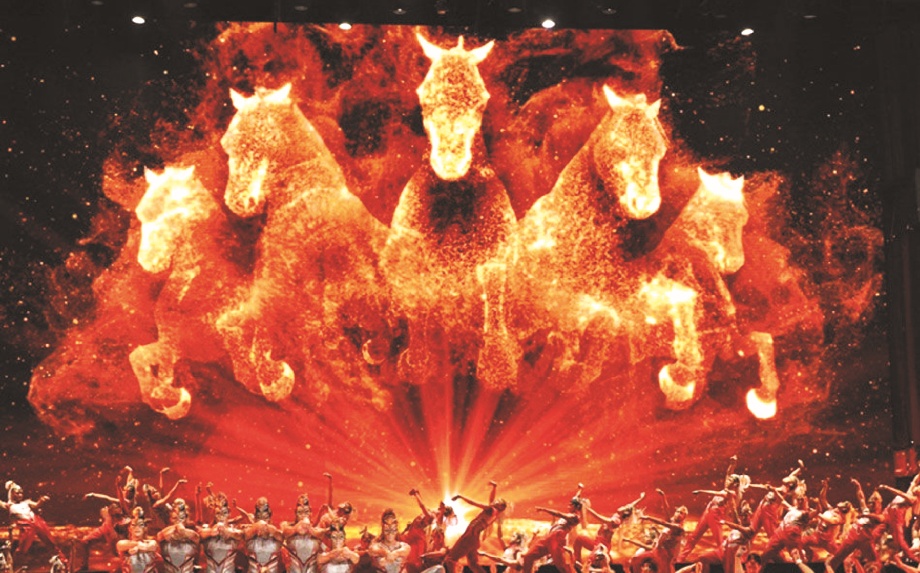 3連續(xù)多年點(diǎn)亮春晚LED彩幕舞臺(tái).jpg